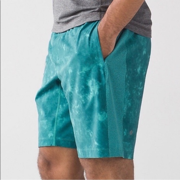 MENS LULULEMON T.H.E SHORTS H2O AQUA BLUE TIE-DYE LINED PULLON DRAWSTRING - Picture 3 of 13